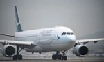 Khách nam đột ngột ngất xỉu trên máy bay Cathay Pacific