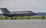 Tiêm kích F-35A gặp sự cố phải hạ cánh bằng bụng ở Hàn Quốc