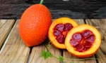 Quả gấc mang nhiều lợi ích cho sức khỏe nhưng ăn sai cách có thể gây ngộ độc