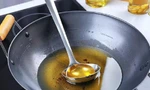 Dùng lại dầu ăn có thể gây ung thư, không muốn 'hại đủ đường' thì dừng ngay 
