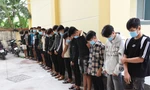 Mâu thuẫn khi lưu thông trên đường, thiếu niên kéo 30 người mang hung khí đi đánh nhau