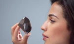 Đấu giá viên kim cương đen đến từ bên ngoài Trái đất 