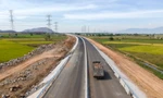 Cao tốc Vĩnh Hảo - Phan Thiết sắp xong vẫn 'mòn mỏi' chờ đất đắp nền