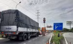 Tai nạn giao thông, đường dẫn vào cao tốc TP HCM - Long Thành - Dầu Giây kẹt xe kéo dài