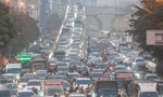 Đường phố Thủ đô 'nghẹt thở' trong ngày cuối cùng của năm 2024