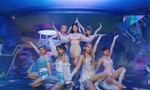 TWICE phá đảo thế giới ảo trong "Talk that Talk", Sana tạo killing-part với vũ đạo LOVE