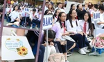 Thầy cô và teen THCS Đống Đa (Hà Nội) rộn ràng đón "hội kép", niềm vui nhân lên gấp bội