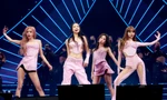 BLACKPINK kết thúc hành trình Coachella 2023, khoảnh khắc 4 cô gái ôm nhau gây xúc động