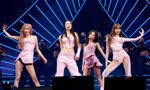 BLACKPINK kết thúc hành trình Coachella 2023, khoảnh khắc 4 cô gái ôm nhau gây xúc động
