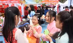 Tween Ngôi Sao Hà Nội vui Hội chợ Xuân: Gì cũng có, góp quỹ từ thiện xây cầu