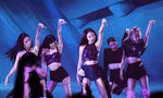 BLACKPINK "quẩy tung nóc" VMAs 2022 với "Pink Venom", Taylor Swift cũng nhún nhảy theo