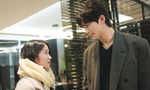 Ẩn ý hay ho Lovely Runner: Bó hướng dương của Sun Jae, hoa cổng nhà Sol đều có hàm ý