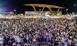 Hơn 80.000 người đổ về Đồng Hới, Quảng Bình xem Đại nhạc hội EDM, pháo hoa