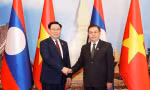 Chủ tịch Quốc hội Vương Đình Huệ hội đàm với Chủ tịch Quốc hội Lào Saysomphone Phomvihane