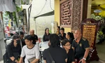 Showbiz 28/7: Đám tang diễn viên Lê Hùng qua đời ở tuổi 39