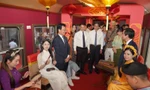 Các chuyến tàu giờ không chỉ đưa hành khách từ điểm A đến điểm B mà còn là sự trải nghiệm hấp dẫn, thú vị. Ảnh: PV