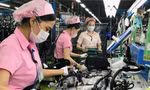 Công nhân sản xuất tại Cty TNHH Yazaki EDS Việt Nam - Bình Dương. Ảnh: H.C
