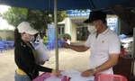 Người lao động làm hồ sơ tại Bảo hiểm xã hội TP Thủ Đức. Ảnh: U.P