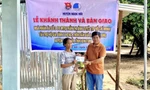 Bà Y Heng xúc động nhận bàn giao nhà mới