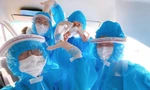 Các sinh viên ÐH Y Hà Nội chuẩn bị đi truy vết ở TP Bắc Ninh