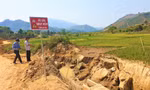 Kênh dẫn nước nhưng nằm sâu dưới đất
