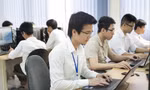 Sinh viên Trường ÐH Bách khoa Hà Nội (ảnh chụp trước ngày 27/4). Ảnh: Phạm Huyền
