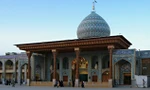 Nằm tại thành phố Shiraz của Iran, khu lăng mộ Shah Cheragh (cái tên nghĩa là “Vị vua của ánh sáng”) được coi là một trong những công trình tráng lệ nhất của vương quốc Ba Tư xưa.