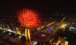Pháo hoa rực rỡ 'khai tiệc' du lịch biển Sầm Sơn 