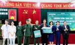 Báo Tiền phong phối hợp các đơn vị trao tặng quà Tết cho người có công, cựu TNXP và đối tượng bảo trợ xã hội