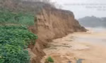 Thanh Hóa tạm dừng khai thác hai mỏ cát để xử lý sạt lở bờ sông Mã