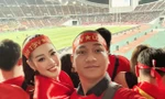 Vợ chồng Đỗ Mỹ Linh, Khánh Vân sang Thái Lan cổ vũ tuyển Việt Nam