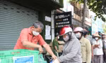 Sài Gòn mùa này đau lòng quá và cần bình yên lắm, em có nghe thấy không?