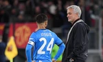 Bị đuổi khỏi sân, Mourinho vẫn... khen trọng tài