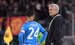 Bị đuổi khỏi sân, Mourinho vẫn... khen trọng tài