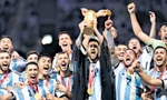 Argentina tức tốc khoe cúp vàng trước khi trả lại cho FIFA