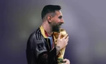 Messi nhận được đề nghị triệu đô cho tấm ‘long bào’ mặc trong lễ đăng quang