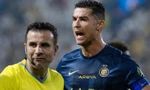 Chịu quyết định bất lợi, Ronaldo đòi thay cả trọng tài