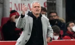 Sếp cũ của Roma ám chỉ Mourinho độc ác