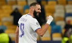 Benzema ghi cú đúp, Real Madrid vọt lên dẫn đầu