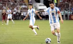 Messi im tiếng, Argentina mất điểm trong trận 'thủy chiến'
