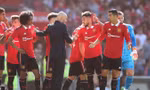 HLV Ten Hag nhận xét hành động của Ronaldo là ‘không thể chấp nhận’