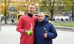 Manuel Neuer bị chỉ trích keo kiệt vì hành động gây tranh cãi