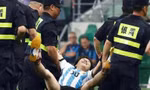 Bị cảnh sát bắt vì ‘tấn công’ Messi, fan Trung Quốc vẫn cười tươi