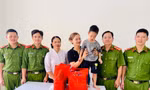  Hai cán bộ công an Lai Châu cứu sống bé trai 4 tuổi ngã xuống ao sâu