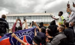 Biển người chờ đón Messi ra mắt PSG