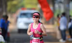 Những bóng hồng rạng rỡ trên đường chạy Tiền Phong Marathon