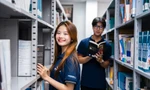 Nhiệt độ tăng cao, sinh viên Hà Nội tìm mọi cách đối phó với nắng nóng