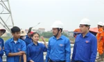 Bí thư T.Ư Đoàn Ngô Văn Cương động viên thanh niên tình nguyện thi công đường dây 500kV