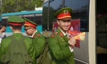 Hàng trăm vé xe hỗ trợ học viên Học viện Cảnh sát Nhân dân về quê đón Tết