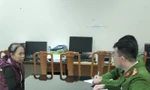 Ra đầu thú sau 20 năm trốn truy nã, người phụ nữ được tại ngoại về ăn Tết